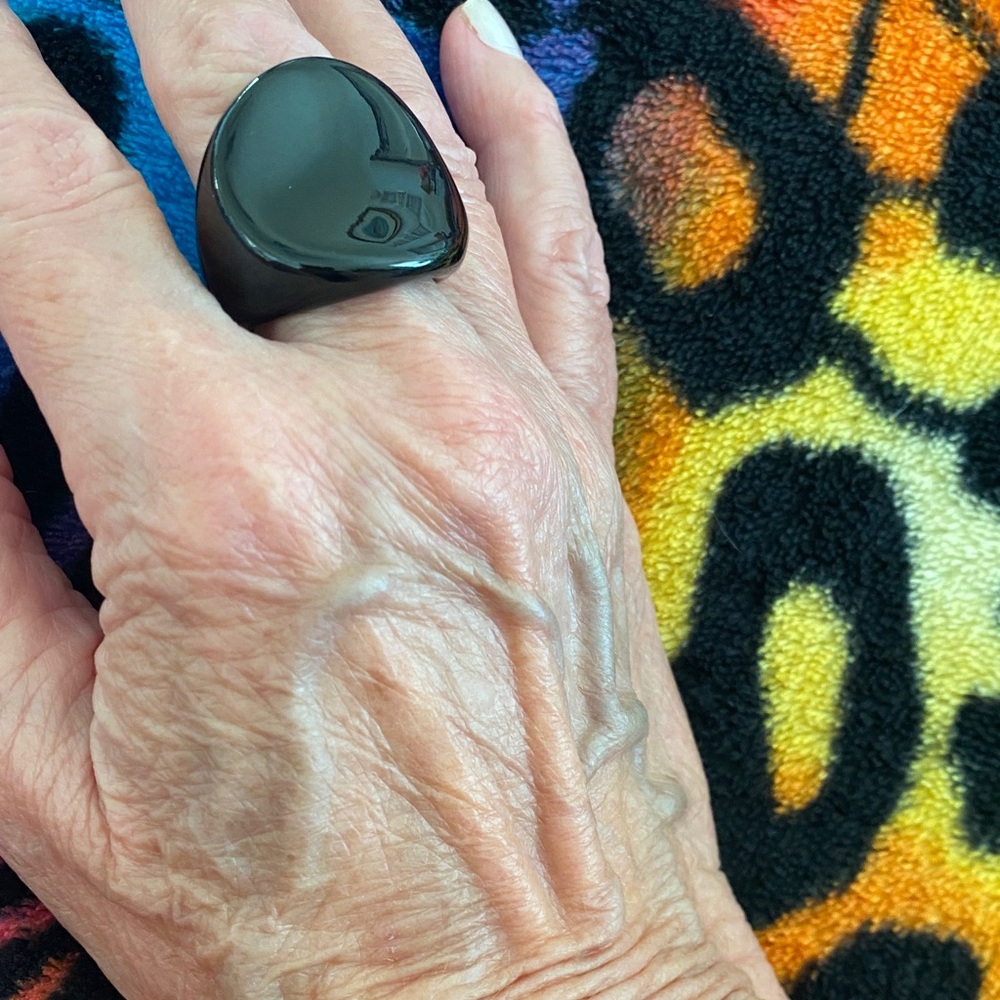 Plunder Glossy Black Wearable Ring